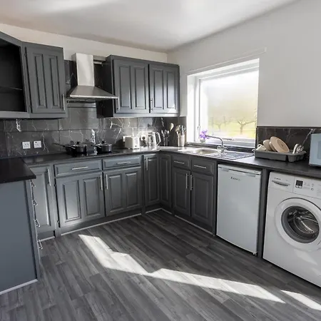 Charming 2br Maisonette In Center Карлайл