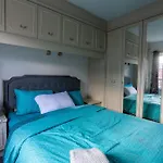 Charming 2br Maisonette In Center *